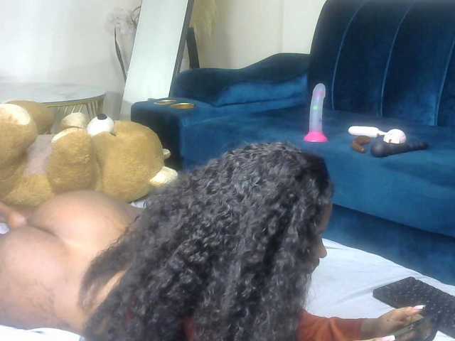 Petitlexxi's BongaCams show and profile