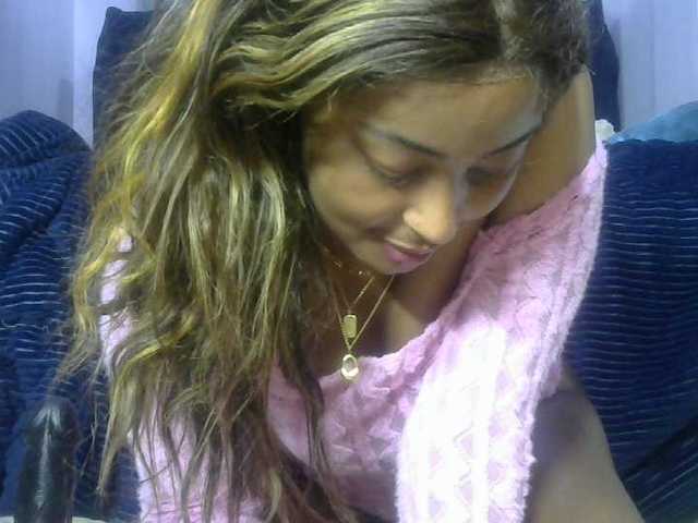 Petitlexxi's BongaCams show and profile