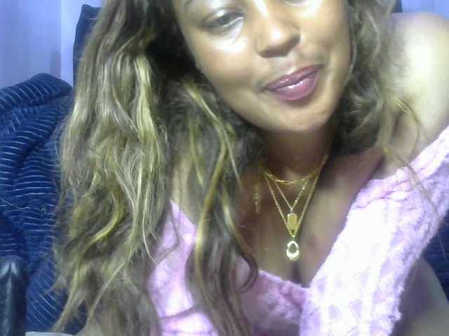 Petitlexxi's BongaCams show and profile