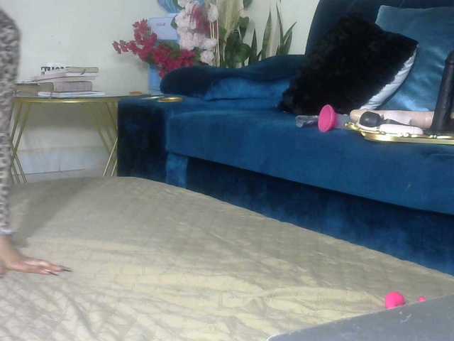 Petitlexxi's BongaCams show and profile