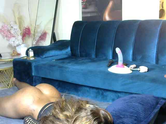 Petitlexxi Live Webcam on BongaCams