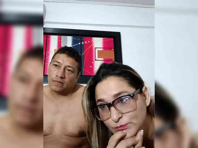 parejacuriosa1483 webcam