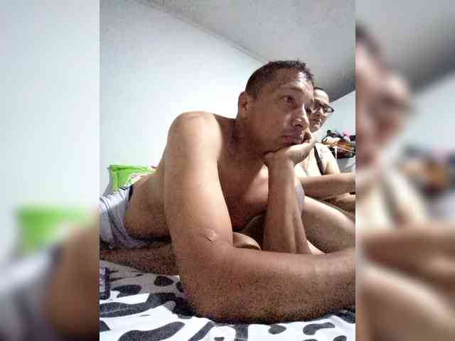 parejalatina1422 webcam