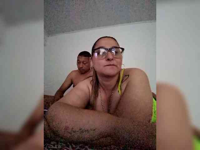 parejalatina1422 webcam