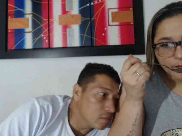 parejacuriosa1483 webcam