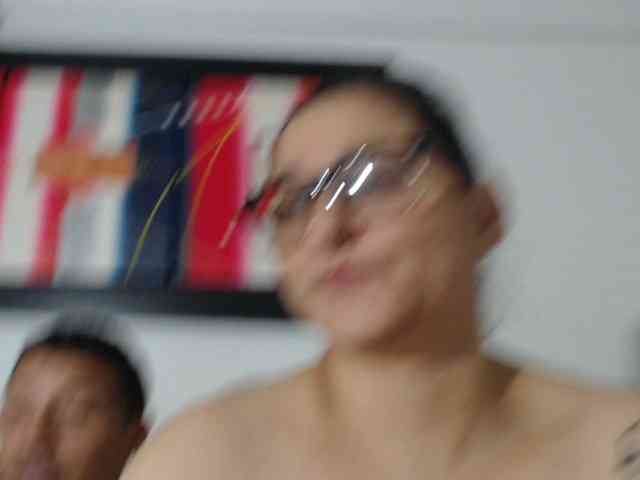 parejacuriosa1483 webcam