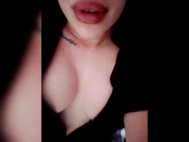 Karina94karina94 webcam