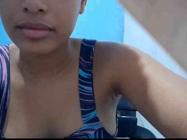 RomanaBeatson webcam