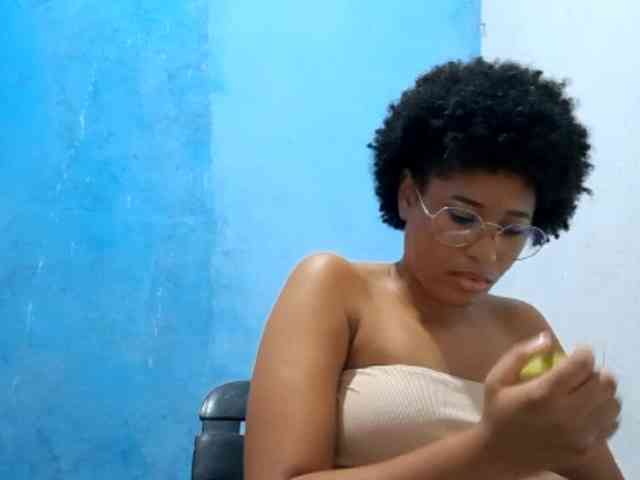 RomanaBeatson webcam