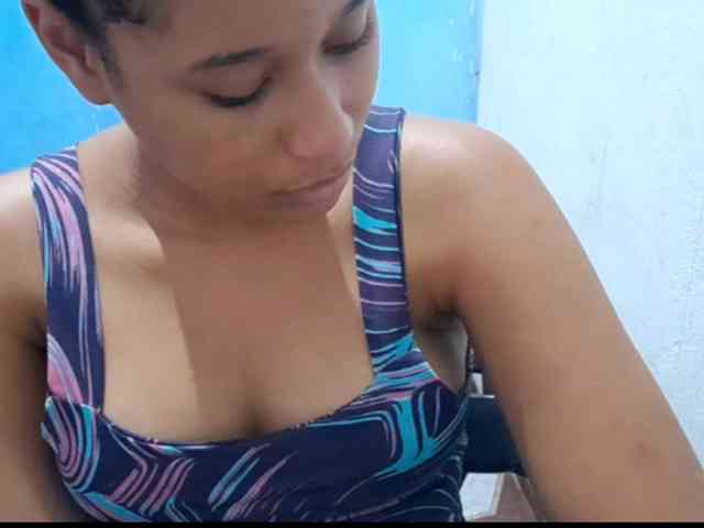 RomanaBeatson webcam