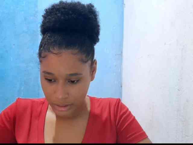 RomanaBeatson webcam