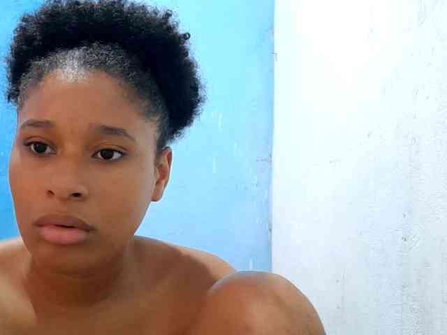 RomanaBeatson webcam