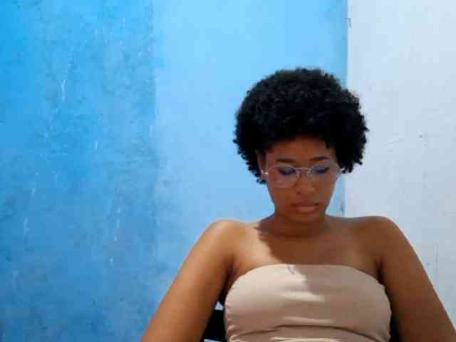 RomanaBeatson webcam