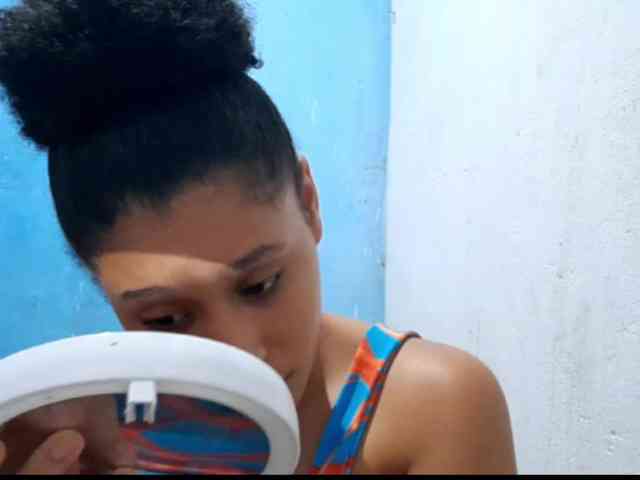 RomanaBeatson webcam