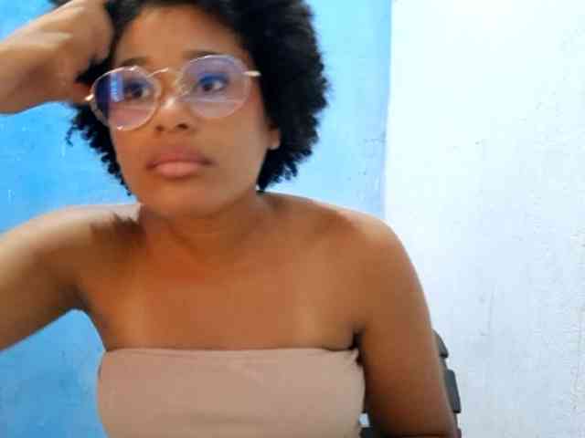 RomanaBeatson webcam