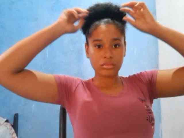 RomanaBeatson webcam