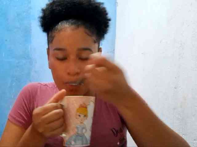 RomanaBeatson webcam