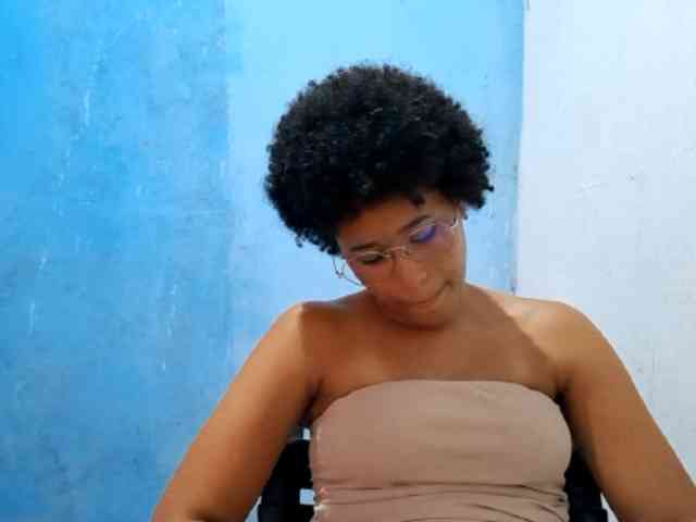 RomanaBeatson webcam