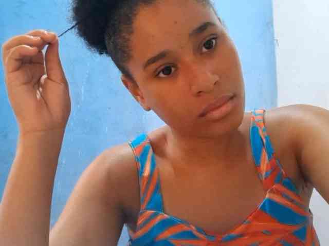 RomanaBeatson webcam