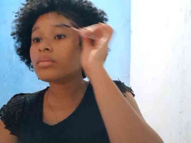 RomanaBeatson webcam