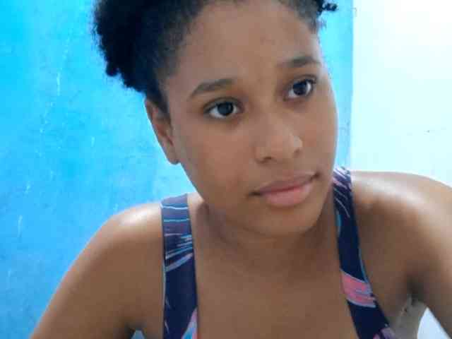 RomanaBeatson webcam