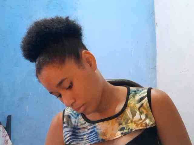 RomanaBeatson webcam