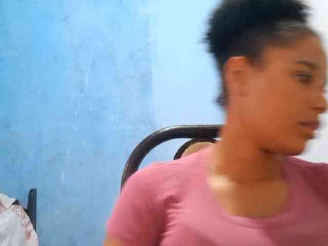 RomanaBeatson webcam