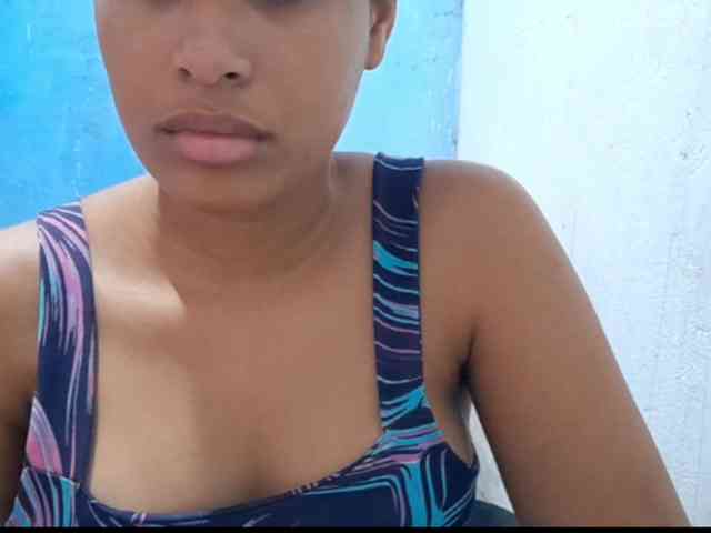 RomanaBeatson webcam