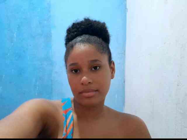 RomanaBeatson webcam