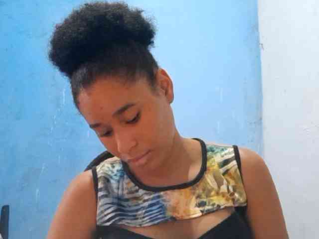 RomanaBeatson webcam