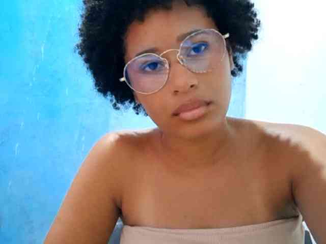 RomanaBeatson webcam