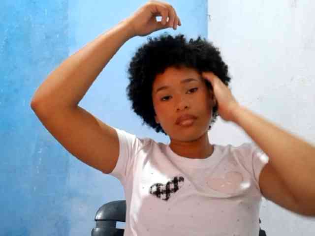 RomanaBeatson webcam