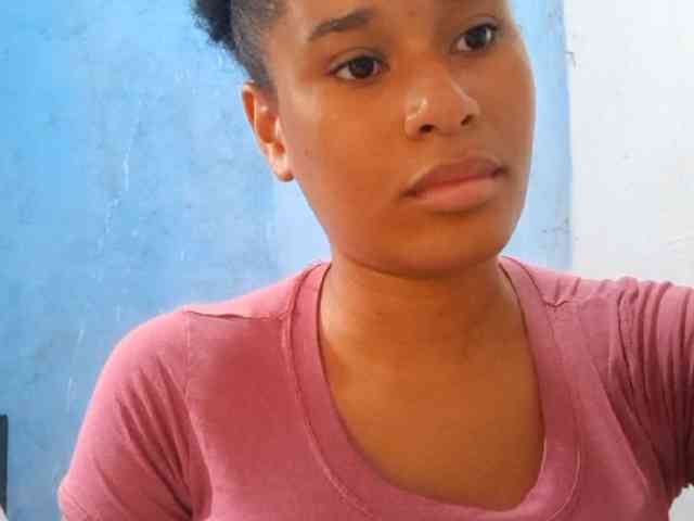 RomanaBeatson webcam