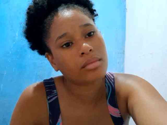 RomanaBeatson webcam