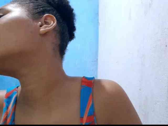 RomanaBeatson webcam