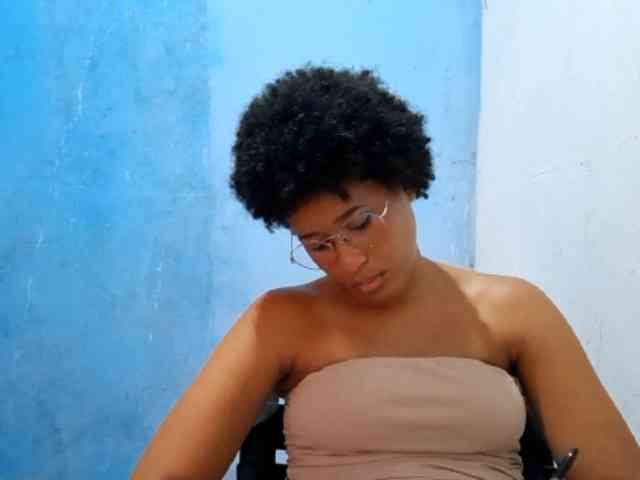 RomanaBeatson webcam