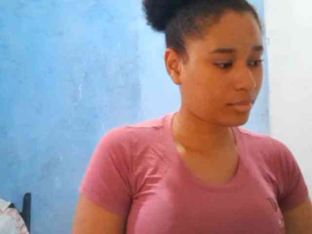 RomanaBeatson webcam