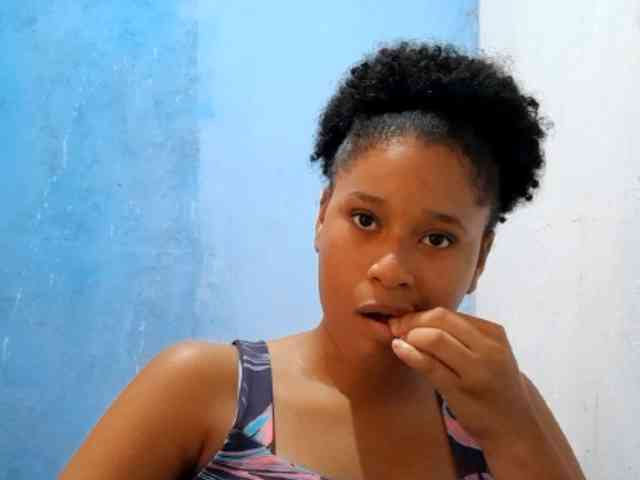 RomanaBeatson webcam