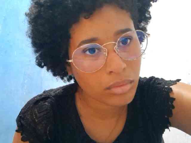 RomanaBeatson webcam