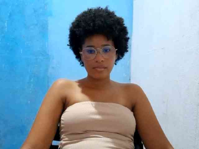 RomanaBeatson webcam