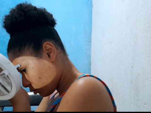 RomanaBeatson webcam