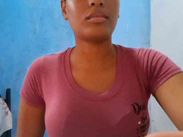 RomanaBeatson webcam