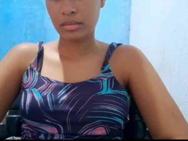 RomanaBeatson webcam