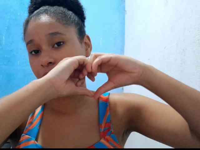 RomanaBeatson webcam