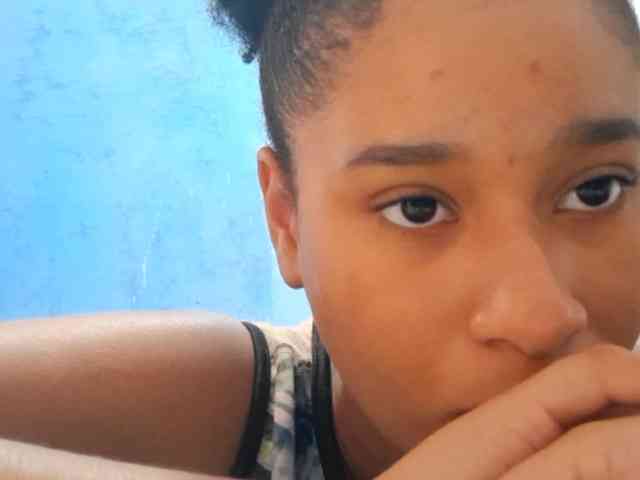 RomanaBeatson webcam