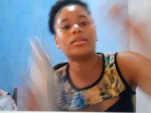 RomanaBeatson webcam