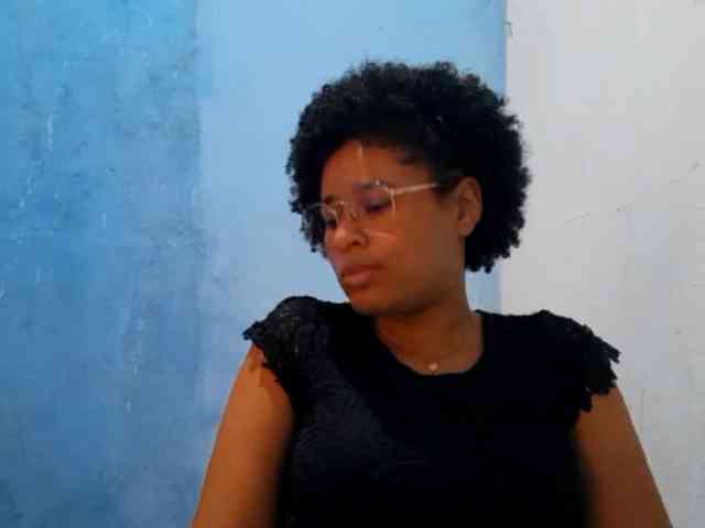 RomanaBeatson webcam