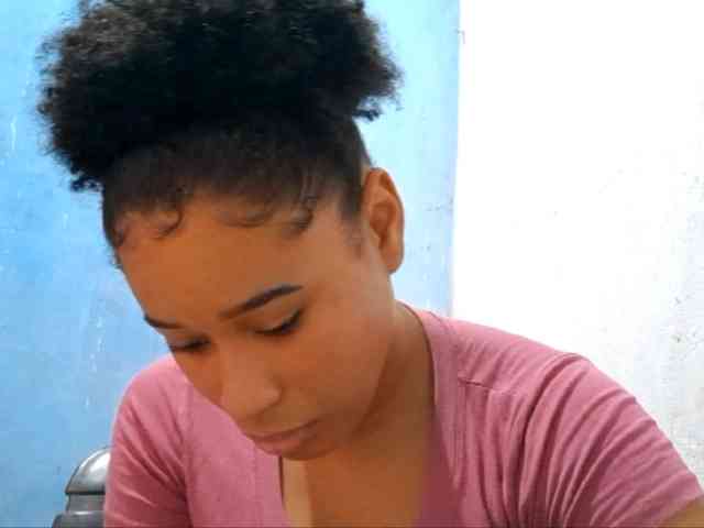 RomanaBeatson webcam