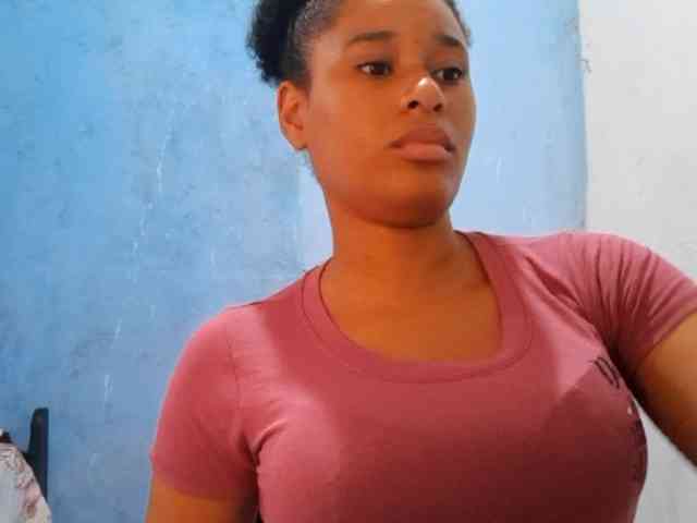 RomanaBeatson webcam