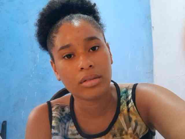 RomanaBeatson webcam